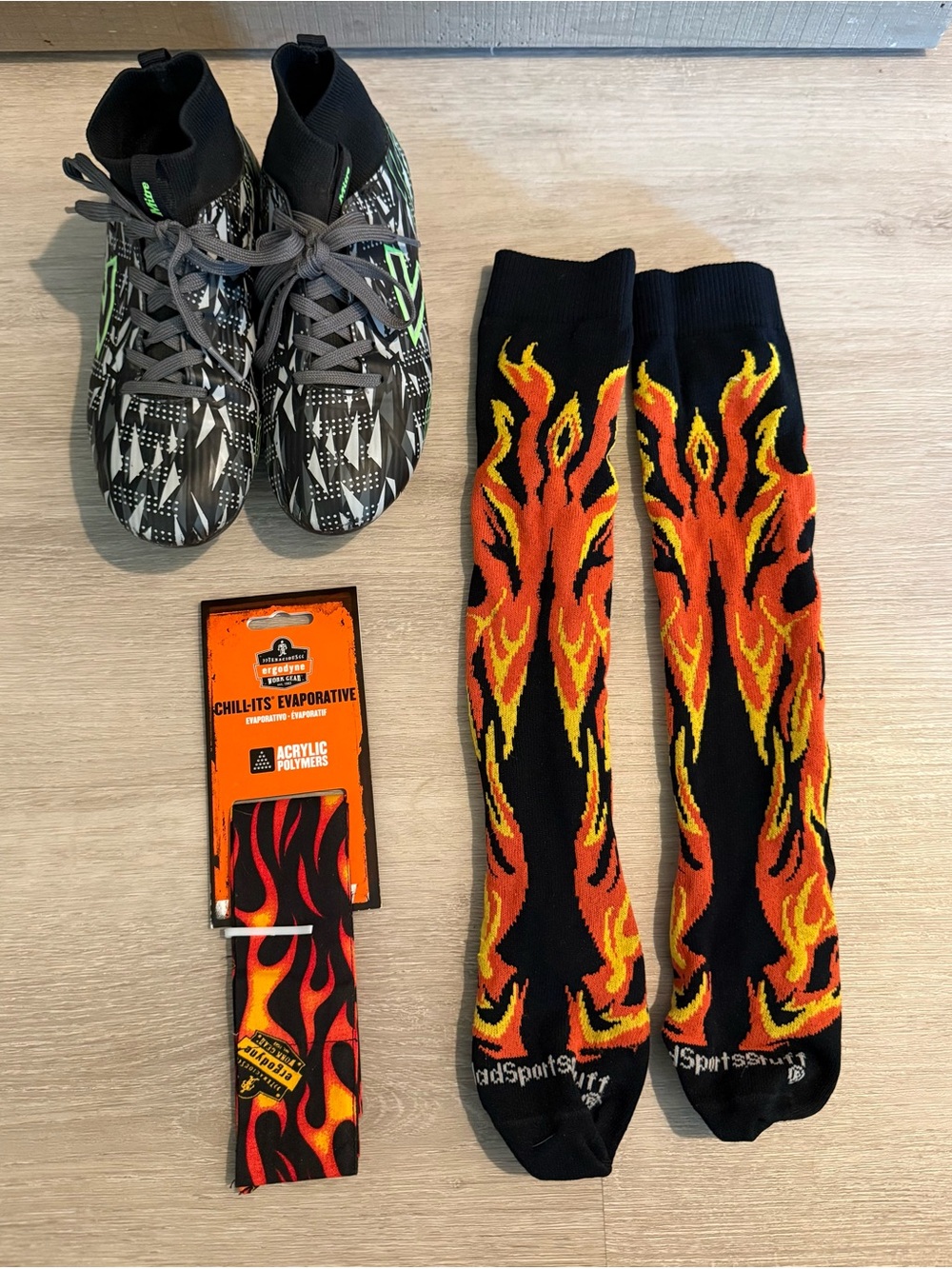 Mizuno Youth Boys Soccer Cleats, Flame Bandanna & Flame Socks